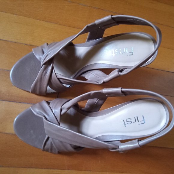 Leather Heeled Sandals, Taupe color, Size 7.5 - Picture 3 of 11